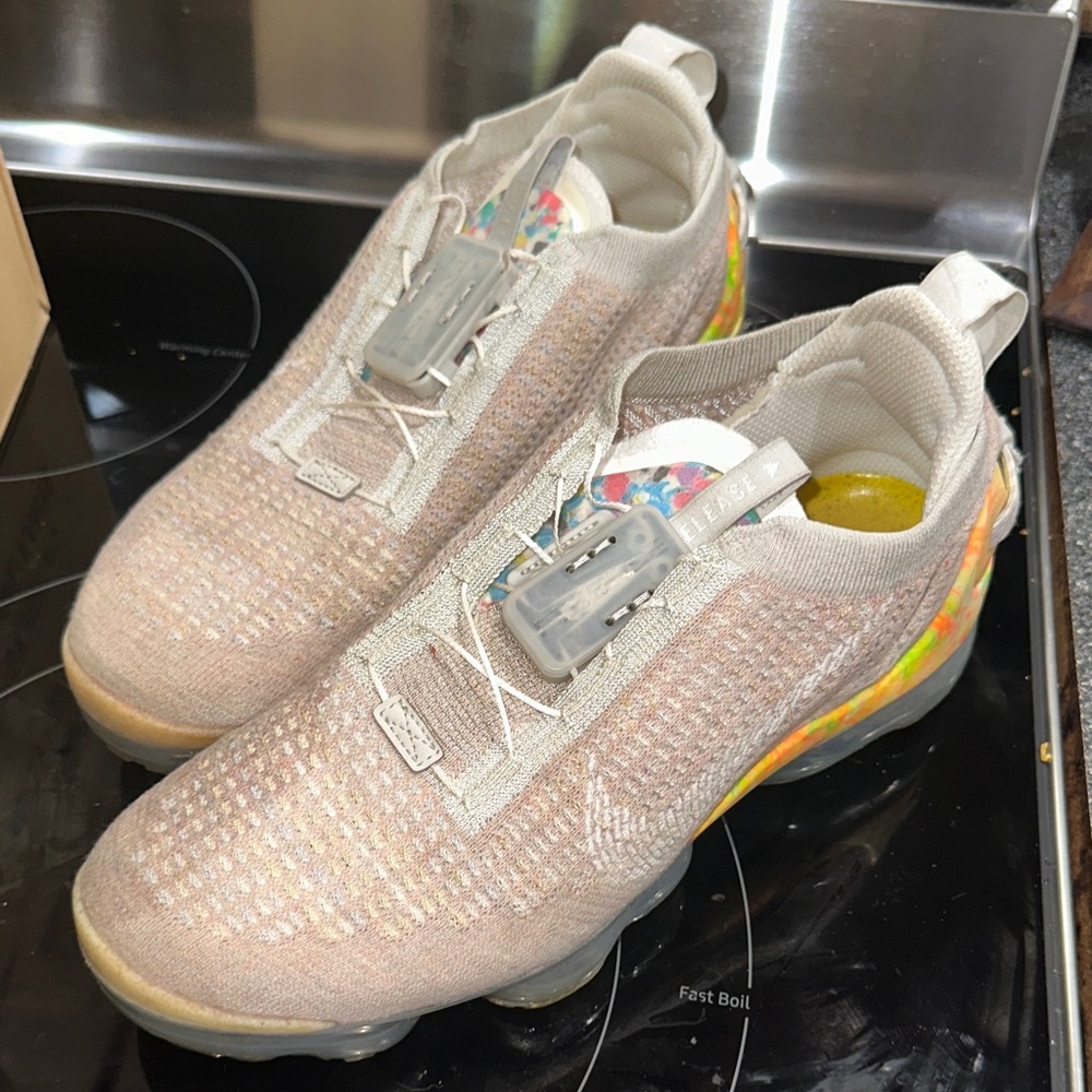 Nike Air Vapormax - Light Bone, White-Grey